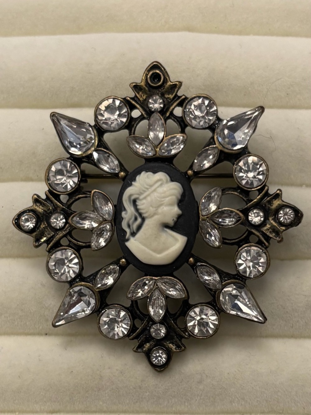 Vintage Cameo & Rhinestone Paste Brooch Pin Unsigned Missing Top Rhinestone